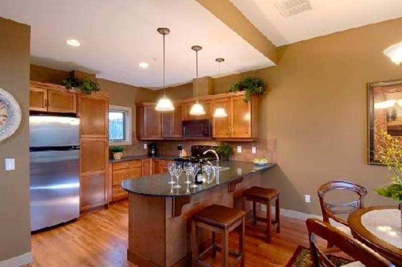 Bellasera Tuscan Villas By Associated Property Management Келоуна Экстерьер фото